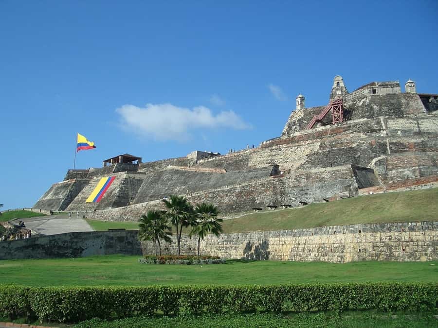 Cartagena: CITY TOUR OVERVIEW of the city Boots castle chiva - Cartagena Letters: The Photo Stop That Feels Like a Reset