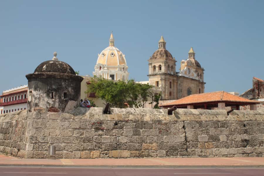 Cartagena City Tour with San Felipe Castle & Old Town Walk - Centenario Park: A Quick Animal-Lovers Pause