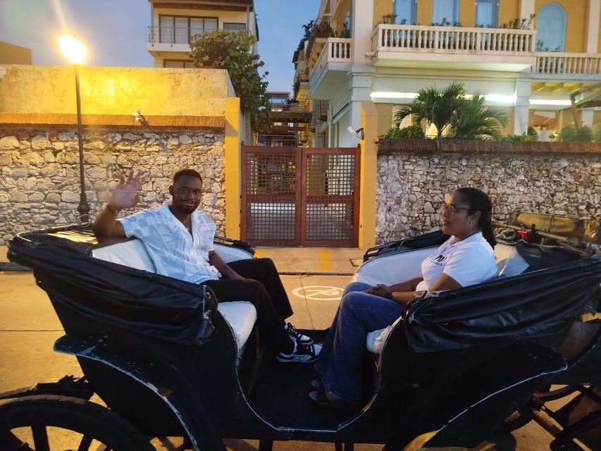 Cartagena: COLLONIAL HORSE DRAWN CARRIAGE by THE OLD CITY - Santo Domingo Square: a classic stop with easy viewing time
