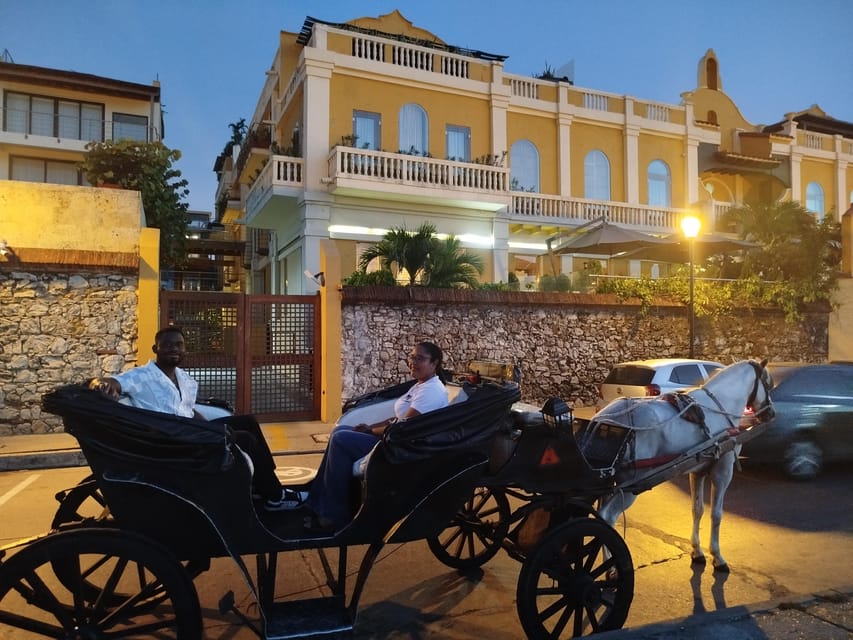Cartagena: COLLONIAL HORSE DRAWN CARRIAGE by THE OLD CITY - Horse comfort and what to check before you settle in