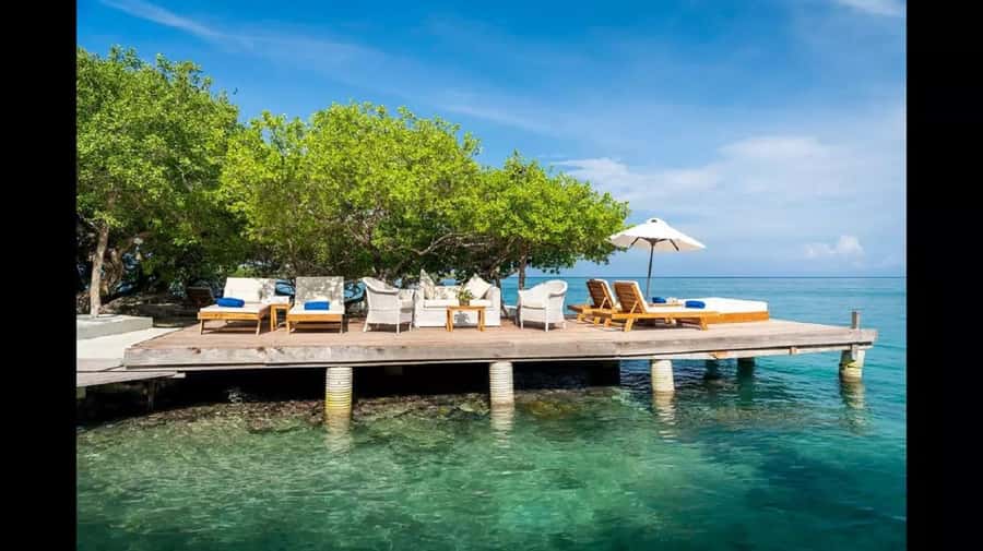 Cartagena: Coralina Island Day Trip with Lunch - Mangroves + VIP deck + kayaking: when you want quieter time