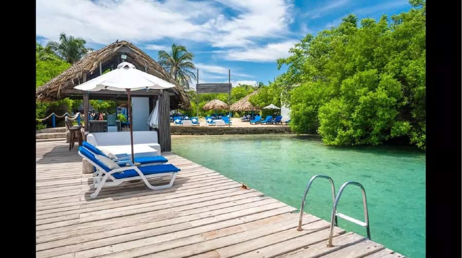 Cartagena: Coralina Island Day Trip with Lunch - Facilities, bathrooms, and what to pack so nothing ruins your day