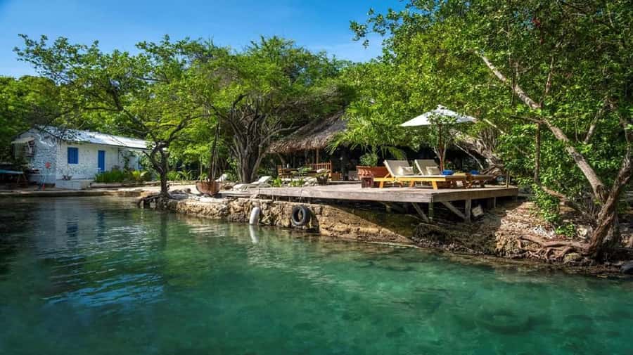 Cartagena: Coralina Island Day Trip with Lunch - Bayside vs Manglares: choosing the right day-pass for your vibe