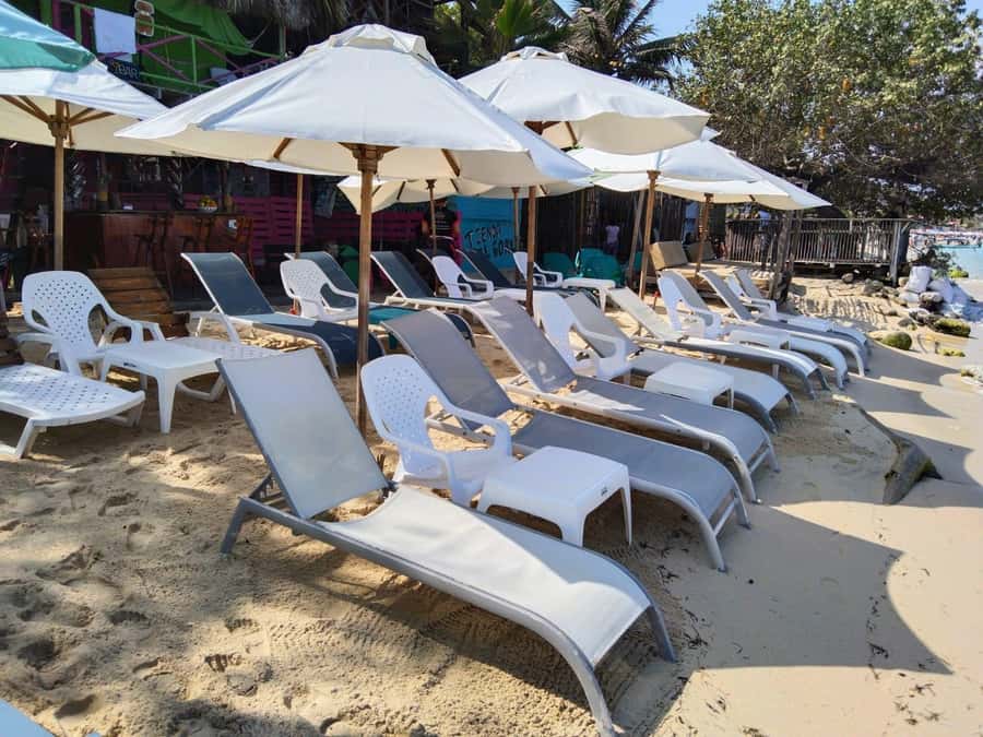 Cartagena de Indias: Pasadia 5 Islas del rosario and Baru boat trip - The Panoramic Rosario Islands Cruise: Sea Views and Guided Stories