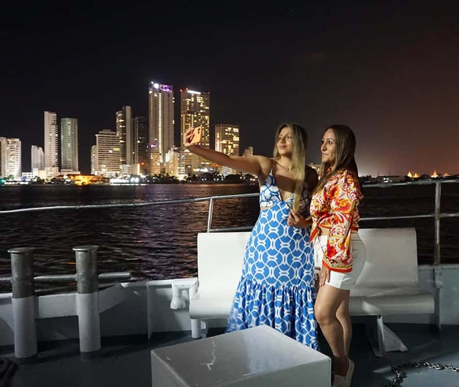Cartagena: Dinner on a boat while you sail through the Bay - Key highlights to clock before you go