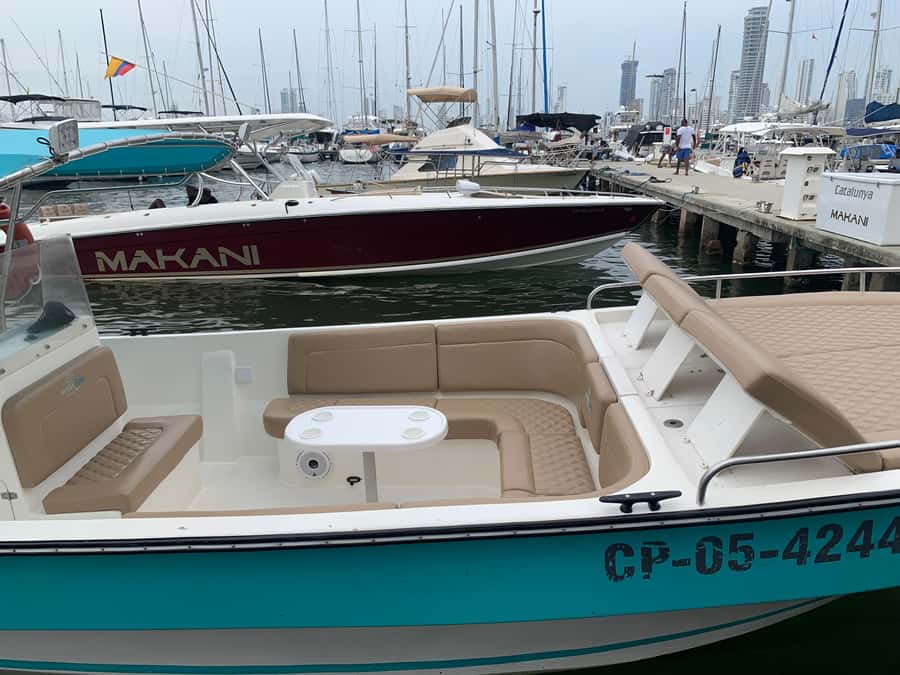 CARTAGENA, EXCLUSIVE launch for Rosario and Baru Islands - How the MAMAJUMA Launch Works From Cartagena’s Marina