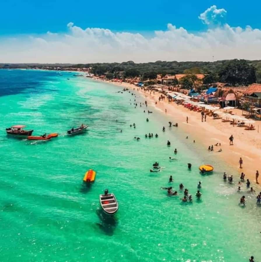CARTAGENA: EXCURSION to the Rosario Islands by boat and white beach by bus. - Boat-and-bus flow: comfort, safety questions, and how to protect your day