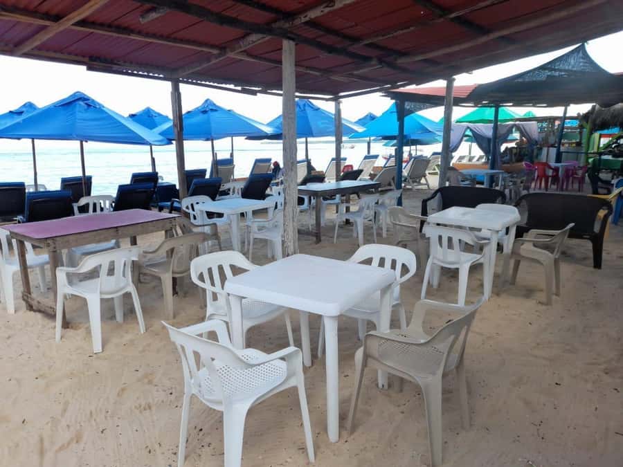 CARTAGENA: EXCURSION to the Rosario Islands by boat and white beach by bus. - Value for $38: what you’re really paying for