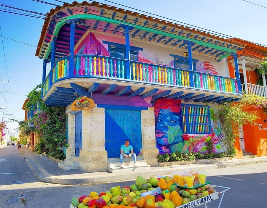 Cartagena: Explore with a city tour aboard a typical "chiva". - Castillogrande Bay: the quick look that sets the coastal mood