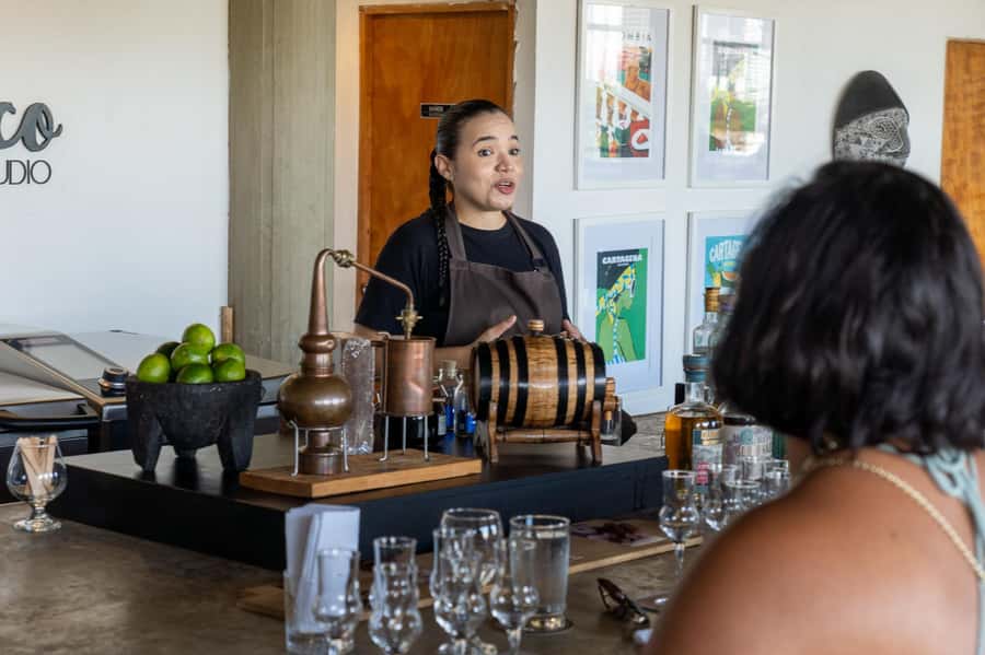 Cartagena: Express Rum and Chocolate Tasting Experience - The 60-Minute Flow: How the Tasting Unfolds