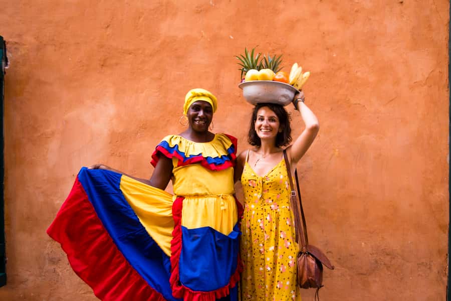 Cartagena Instagram Mobile Workshop: Scenic and Trendy Shots - Starting at Plaza Trinidad: Meeting, Pace, and Group Size