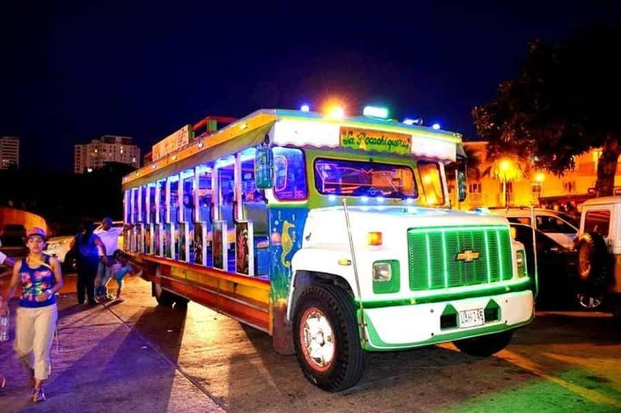 Cartagena: Party Bus Tour In Cartagena - The Short Ride to Bocagrande: A Quick Break for Shopping
