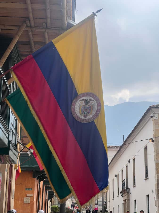 Cartagena: Party Bus Tour In Cartagena - San Felipe de Barajas Fort: Fast Sightseeing and Great Photo Angles