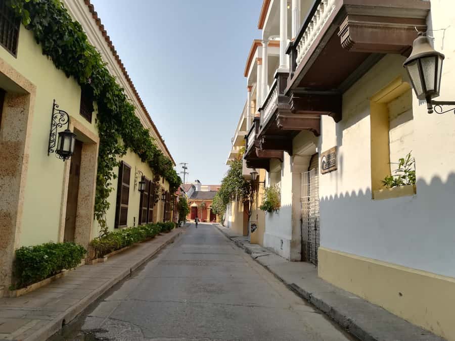 Cartagena: Private Walking Tour with German or Italian Guide - Meeting at Torre del Reloj and getting your bearings fast