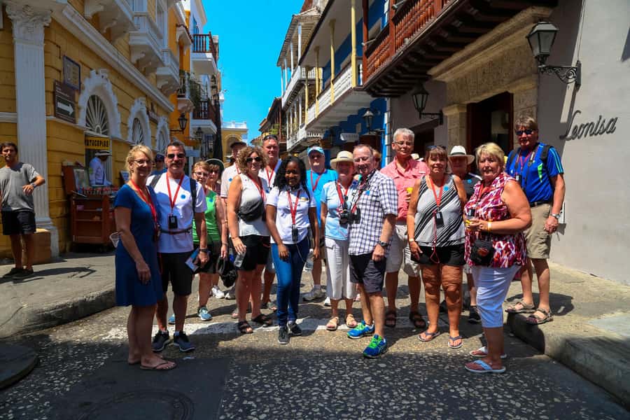 Cartagena: Shared Walking Tour of the Colonial Old Town - Plazas with local artists and dancers: where culture shows up