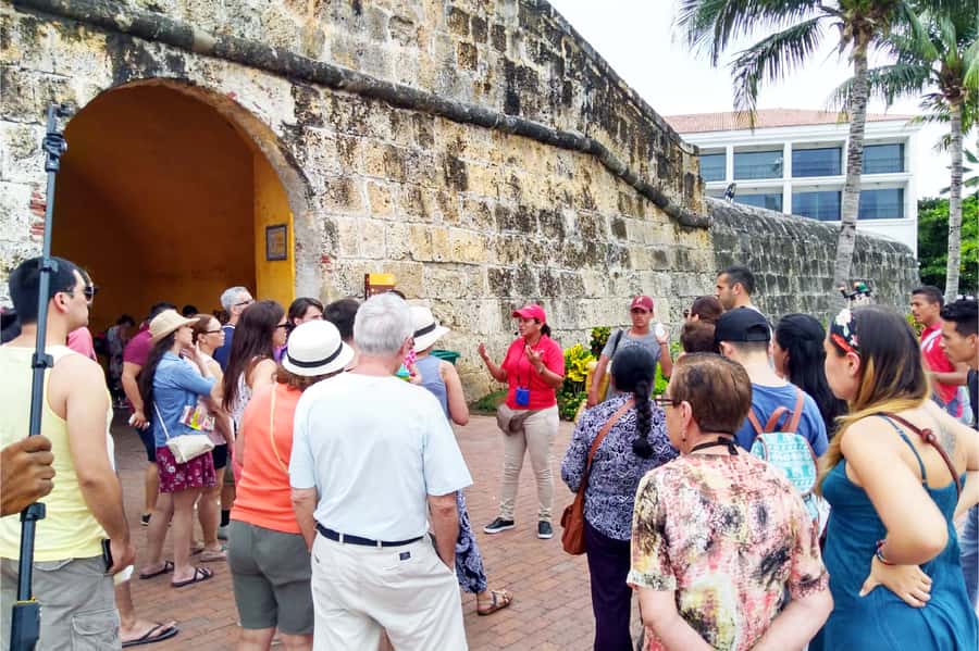 Cartagena: Shared Walking Tour of the Colonial Old Town - What to bring: sun, shoes, and ID that actually works