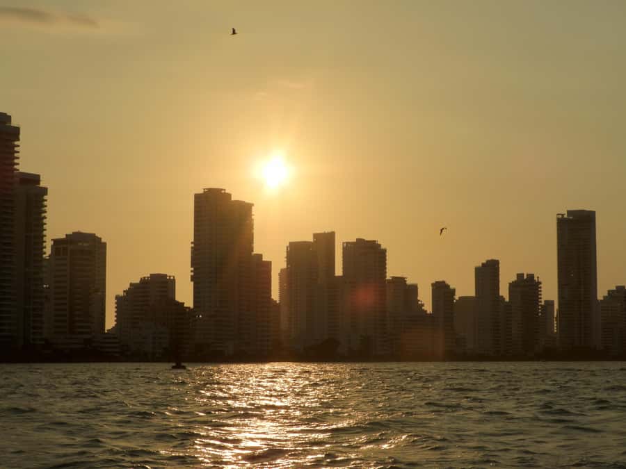 Cartagena: Sunset baytour with Dj, drinks and disco - Getting to Muelle de los Pegasos: simple plan, real timing