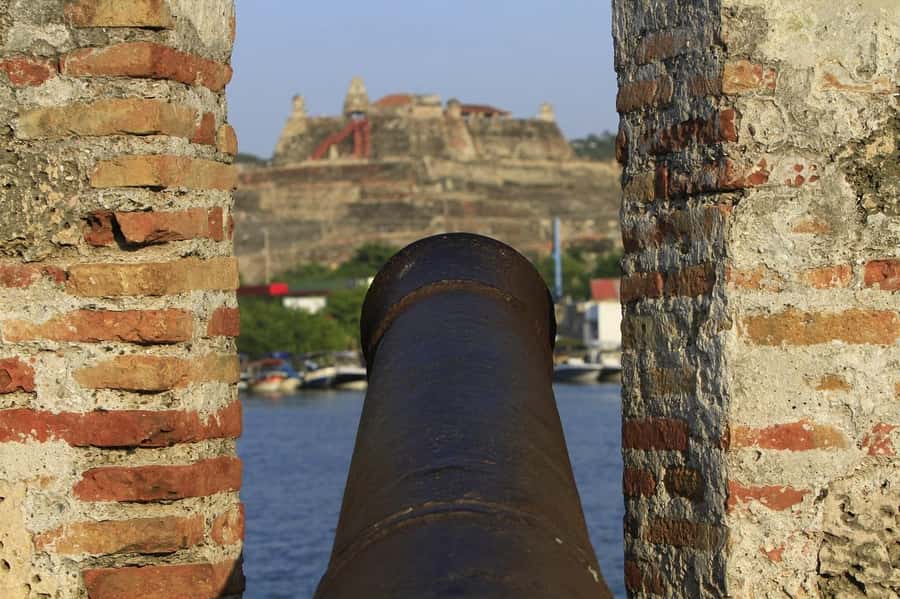CARTAGENA: The Best CITY TOUR of my Magical City - Bocagrande, Laguito, and Castillogrande: the coast segment that sets the mood