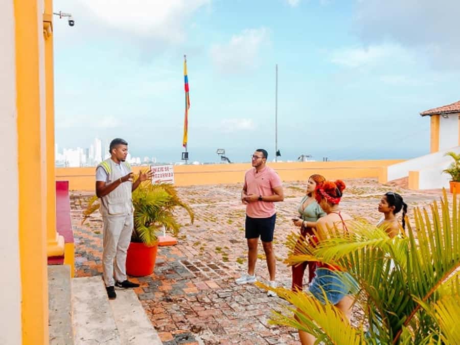 Cartagena: Tour the emblematic Cerro de la Popa - The trip up: what the scenic drive and photo stops actually feel like