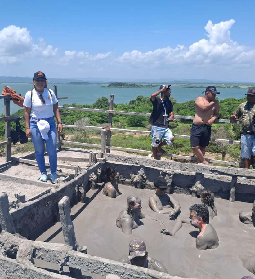 CARTAGENA: Volcan del totumo, Galerazamba and La Boquilla Mangrove Route - Logistics: pickups, shared groups, and that WhatsApp day-before check