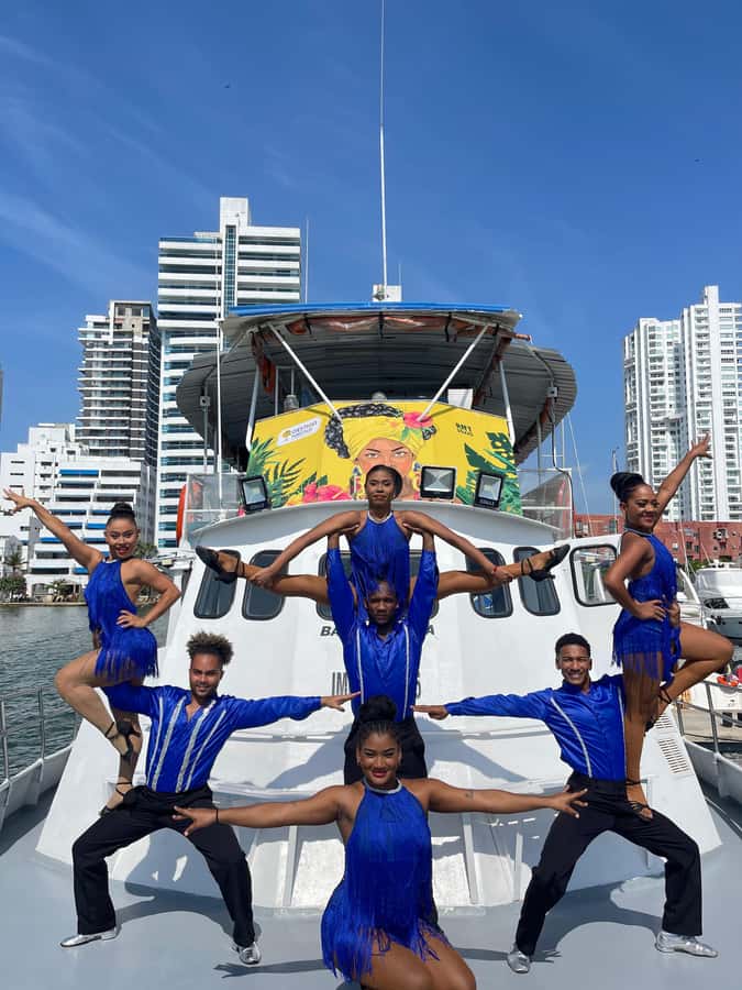 Cartagena: White Night Boat Tour with Dinner and Open Bar - Key highlights you’ll care about