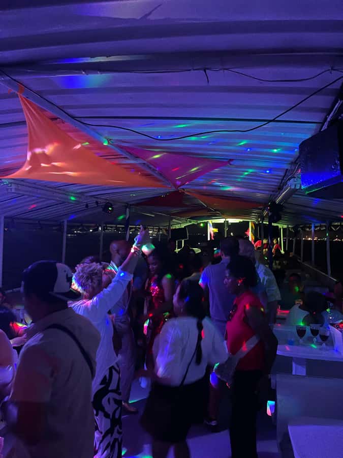 Cartagena: White Night Boat Tour with Dinner and Open Bar - Sailing the inner bay: photos, music, and a real night vibe