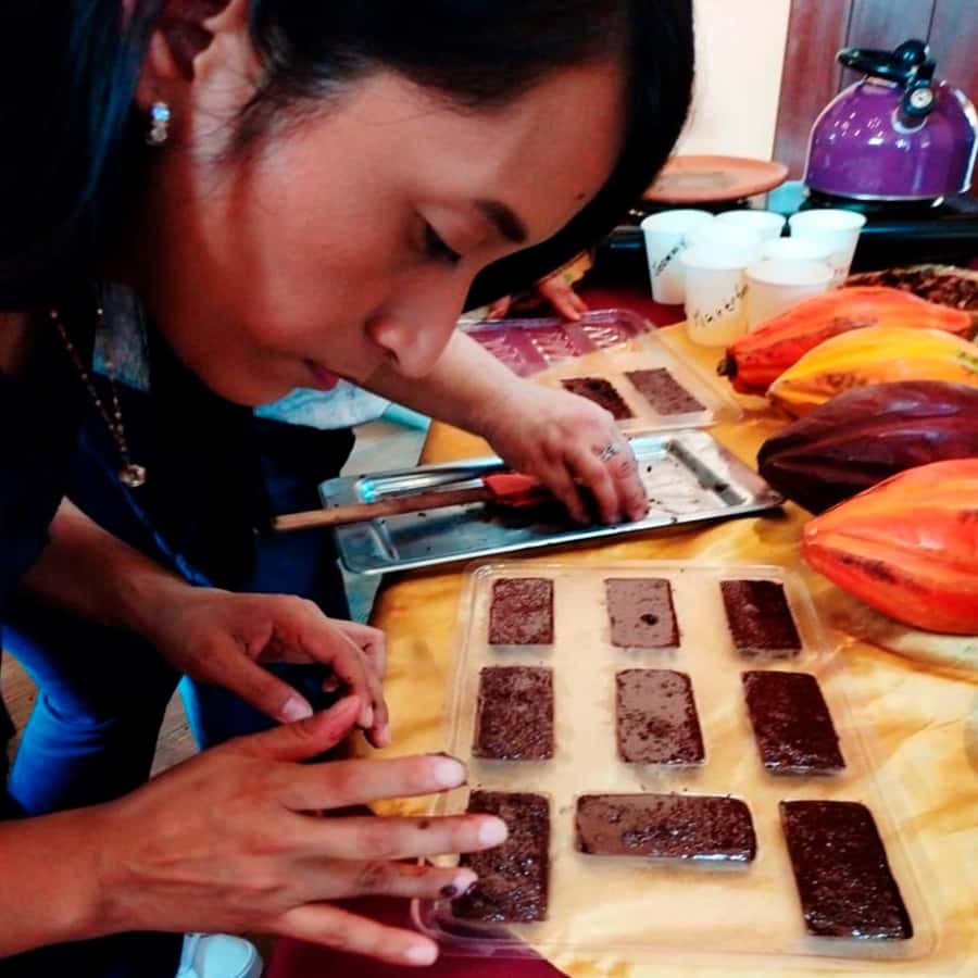 Chocolate workshop; gastronomic experience of cocoa. - Roast, Shell, Grind: The Cocoa-Making Part You Control