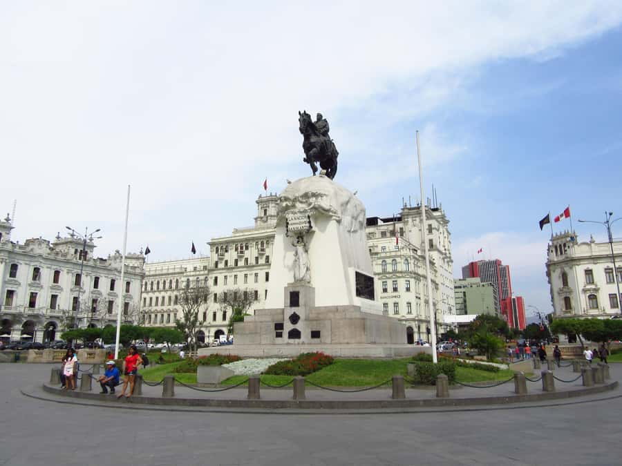 City Tour 1 day Lima - Plaza Mayor and the civic center effect