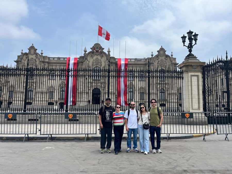City tour and the best highlights in lima - Start at Miraflores: Parque del Amor and Costa Verde Views