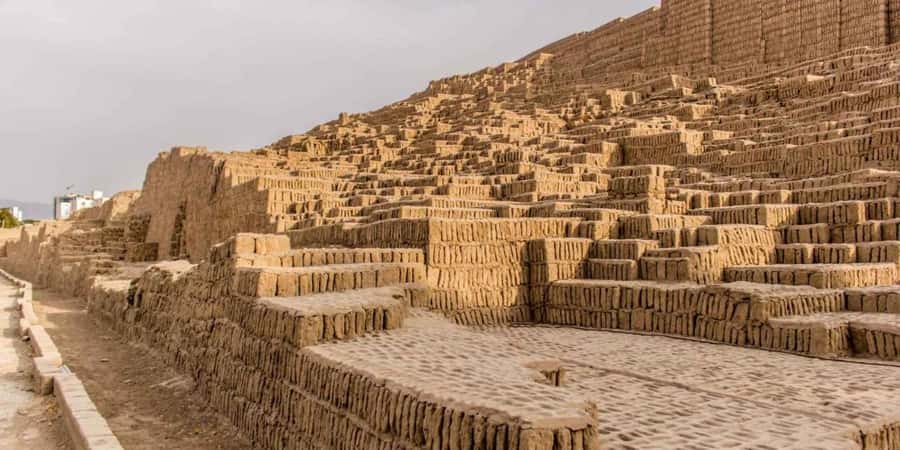 City Tour Colonial and Modern Lima Half Day Plus Ticket - Miraflores start: Parque del Amor and the Pacific-facing view