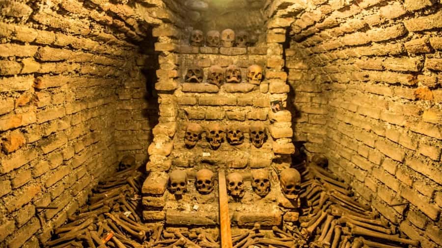 City Tour Colonial and Modern Lima Half Day Plus Ticket - San Francisco Convent and Catacombs: 17th-century spaces underground