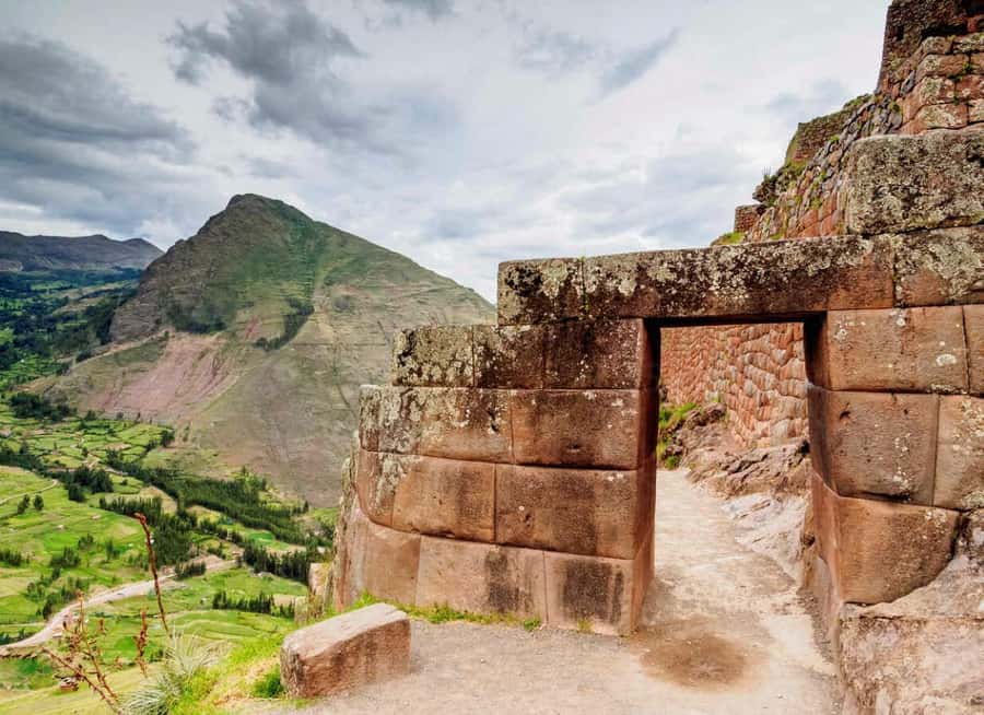 City Tour Cusco & Valle Sagrado Pisac mas Almuerzo - Pisac town and market: textiles, ceramics, and real shopping time