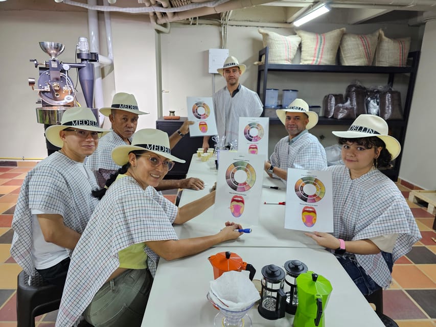 Coffee Experience with roasting show in Comuna 13 - Practical tips for planning your hour
