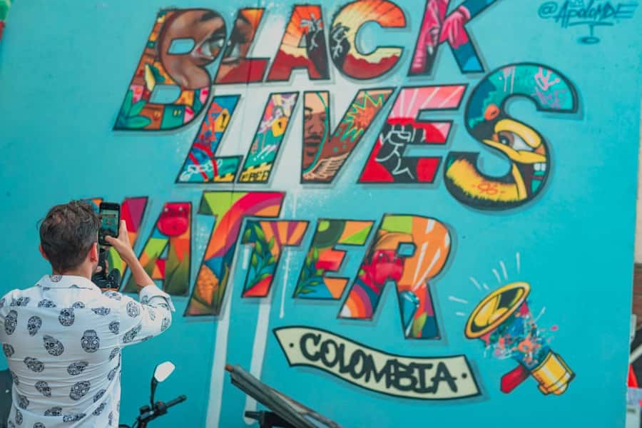 Comuna 13 and Downtown Medellín City Tour - Key things to know before you go