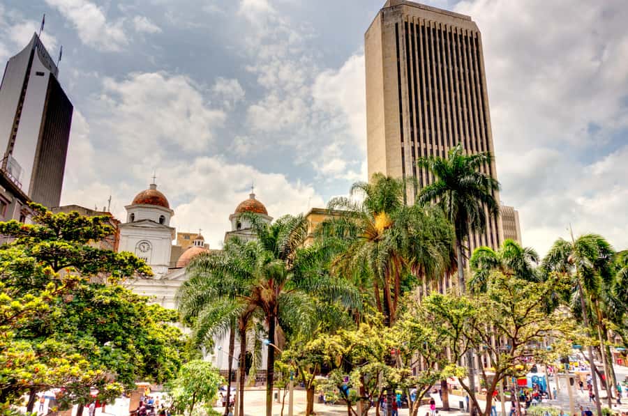 Comuna 13 and Downtown Medellín City Tour - Walking time and comfort tips that make a difference