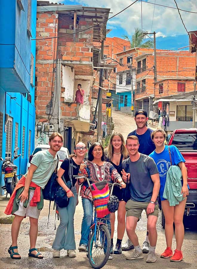 Comuna 4 - Moravia Tour - Barrio transformation, from “unrecognized” to self-defined