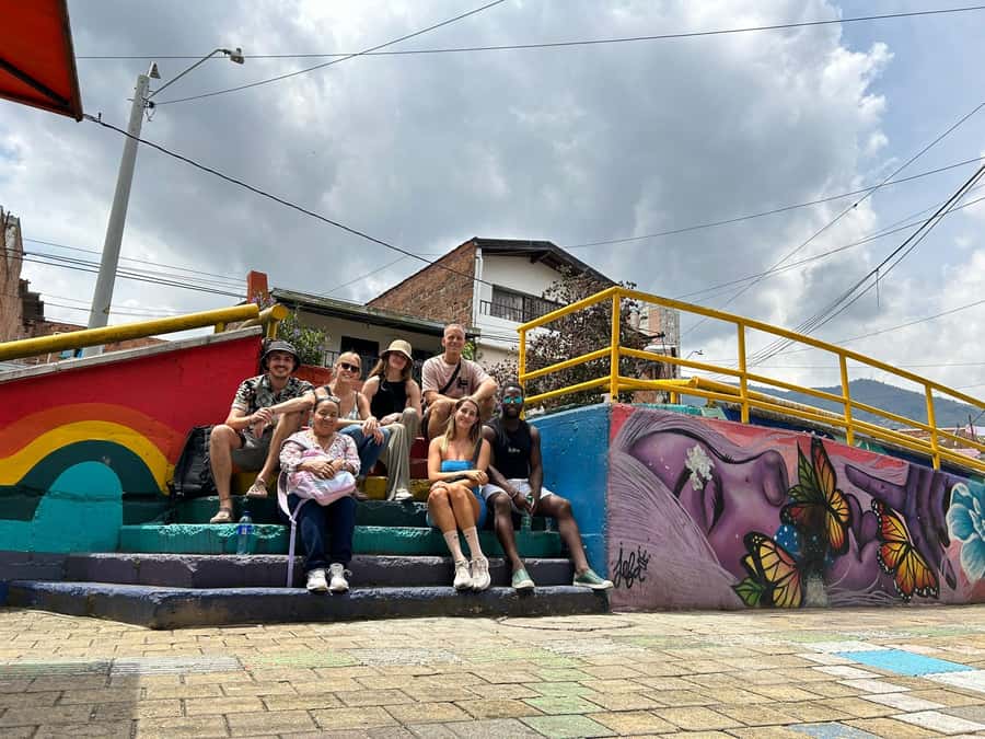 Comuna 4 - Moravia Tour - The meeting point: Caribe Metro South exit with a pedestrian bridge