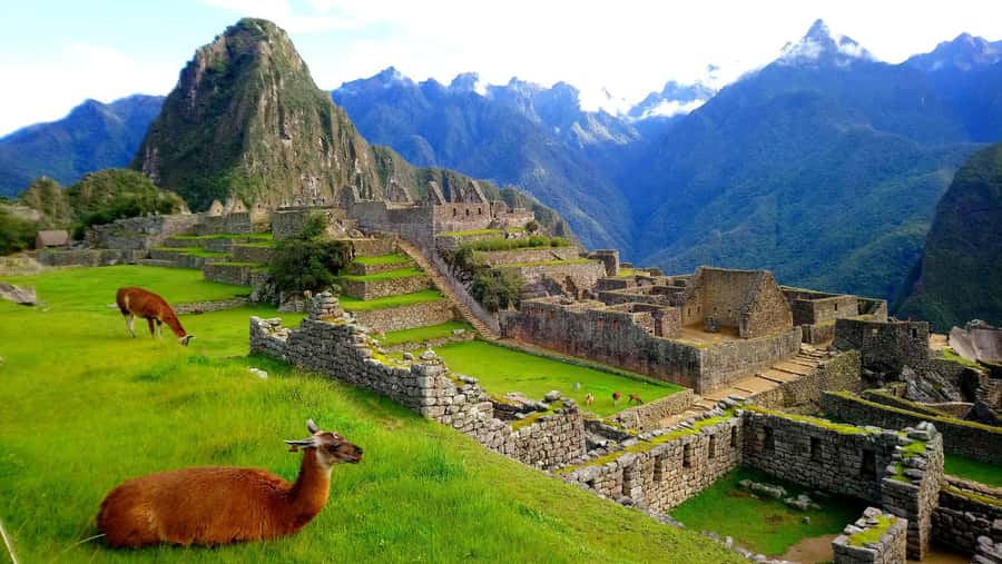 Cusco: 4-Day Inca Trail to Machu Picchu with Accommodation - Key things that make this route worth your time