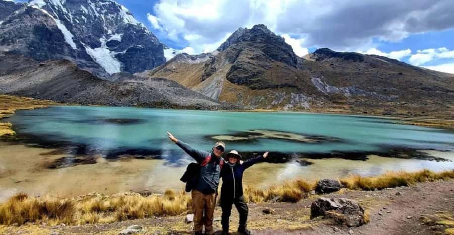 Cusco: Ausangate Tour 7 Lagoons full day - The lagoon hike: a gradual ascent with seven color stops