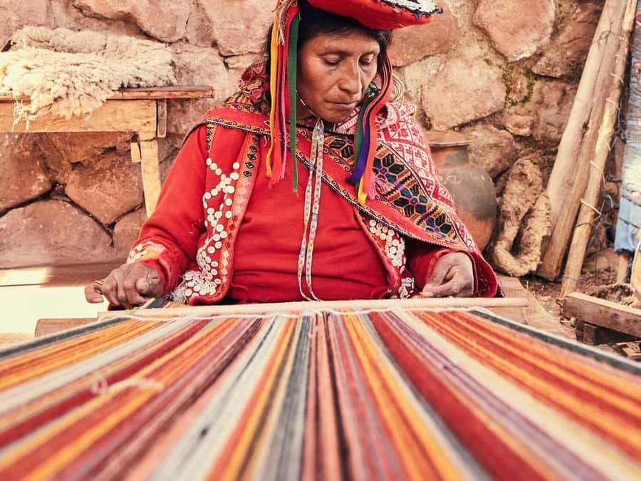 Cusco: Full-Day Sacred Valley History Tour - Chinchero Textile Traditions: Natural Dyes and Quechua Daily Life