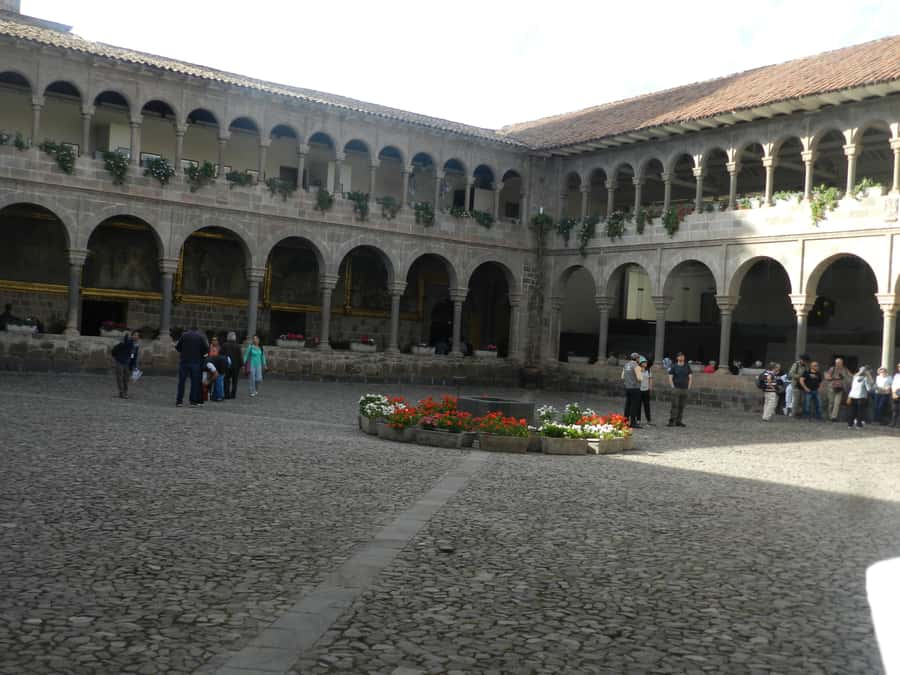 Cusco: Half-Day Historic City Tour - Puca Pucara: halls, aqueducts, and food-storage clues