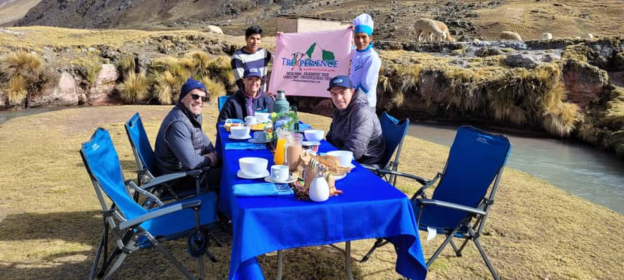 Cusco: Rainbow Mountain & Red Valley Tour with Picnic meals - Guides, small-group care, and the comfort of extra support