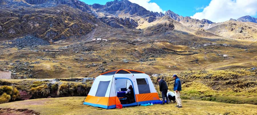 Cusco: Rainbow Mountain & Red Valley Tour with Picnic meals - Price and value: what $198 buys you in practice