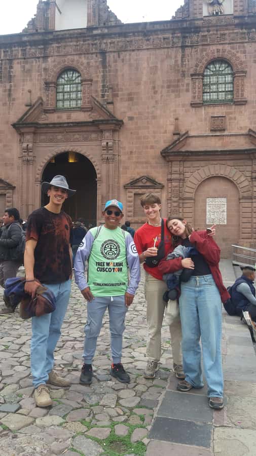 Cusco: Walking Tour with a Local Guide - Loreto Street: colonial facades and local shops