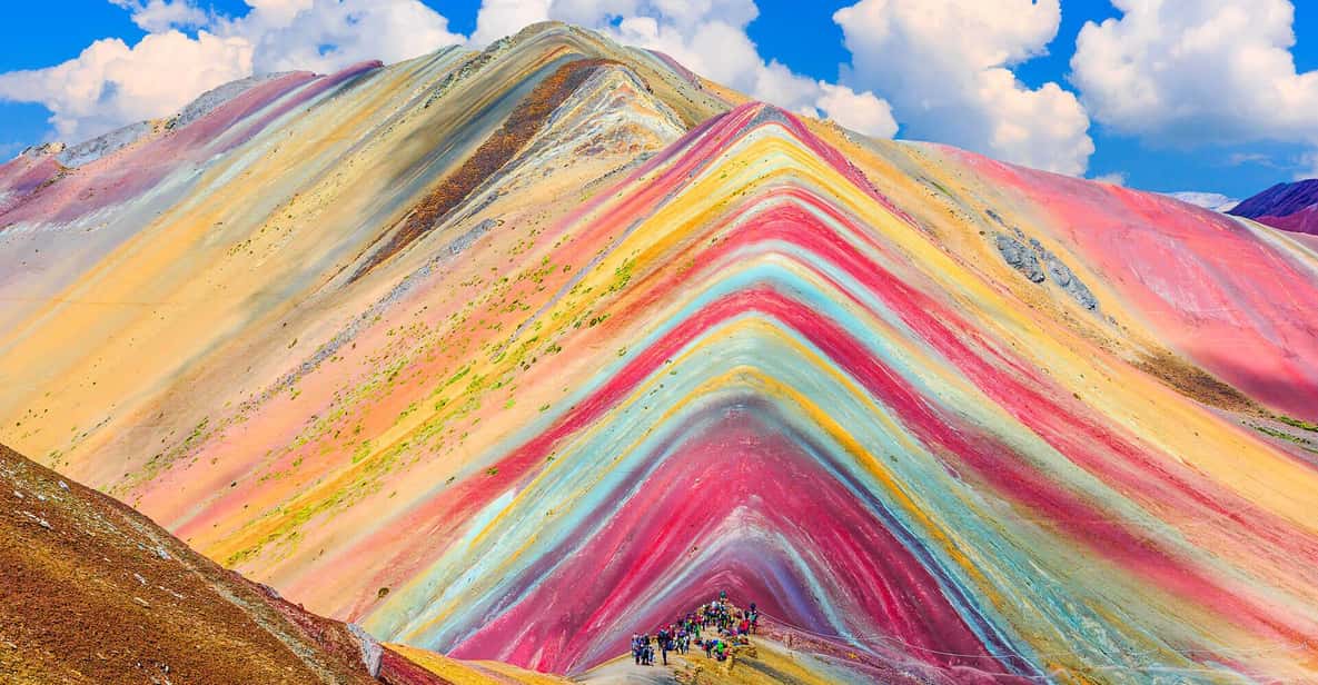 Day trip to Rainbow Mountain and Red Valley - Guides, names, and how the day stays organized