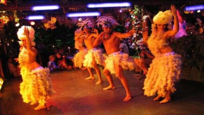 Dinner Show in Bali Hai with Wine refill and transportation - How the 8:30 p.m. pickup and 10:00 p.m. show fit together