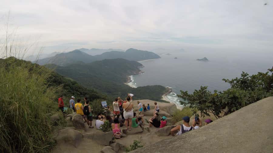 Discover Pedra do Telégrafo: Scenic Hike with Expert Guide - Telegraph Rock and the optical illusion photo: timing, nerves, and photo help