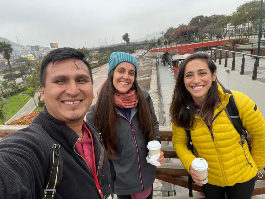 Enjoy Lima Walking Historic Center, Plaza San Martin and Plaza de Armas - Plaza de Armas and the rhythm of downtown streets