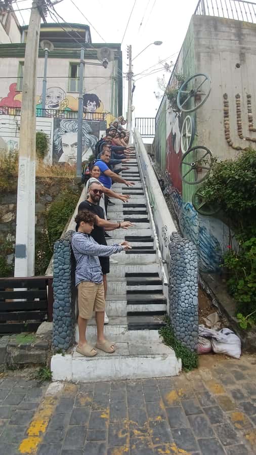 Exclusive Coastal Tour: Valparaíso, Viña del Mar & Reñaca - The morning start: pickup points and how the bus time helps