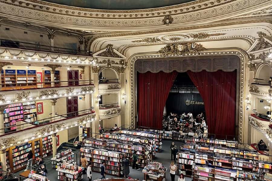 Exclusive Full-Day Private Tour in Buenos Aires - Plaza de Mayo: where you start to understand Argentina